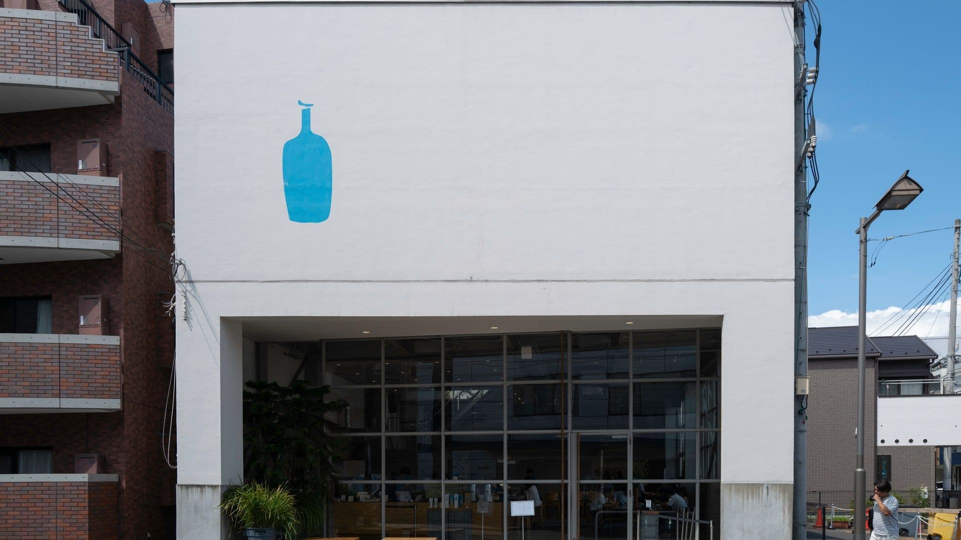Facade of Blue bottle coffee in Kiyosumi-shirakawa